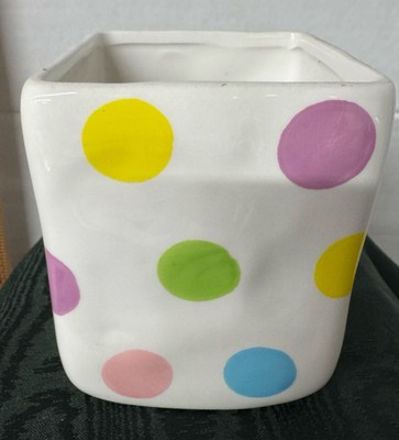 11-225 Ceramic Cube Decorated With Multicolored Polka Dots