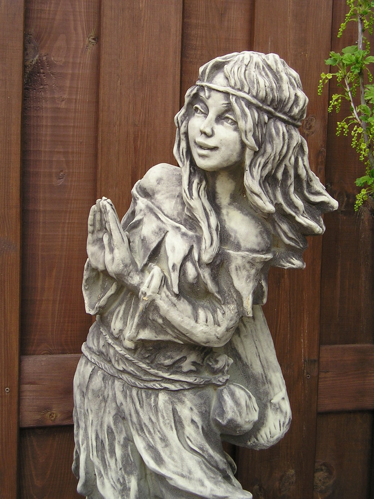 GARTENFIGUR STEINFIGUR GARTEN SKULPTUR FEE ELFE WALDBEWOHNERIN FROSTFEST GARTENFIGUR STEINFIGUR GARTEN SKULPTUR FEE ELFE WALDBEWOHNERIN FROSTFEST