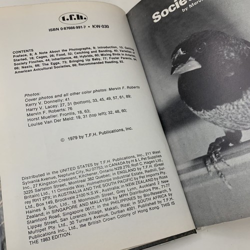 Breeding Society Finches By Mervin F Roberts Hardcover Illustrated Vintage Book - Picture 3 of 7