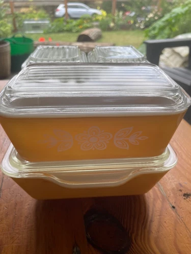 Vintage Pyrex BUTTERFLY GOLD 8 PC Refrigerator Dish Set, Great Condition