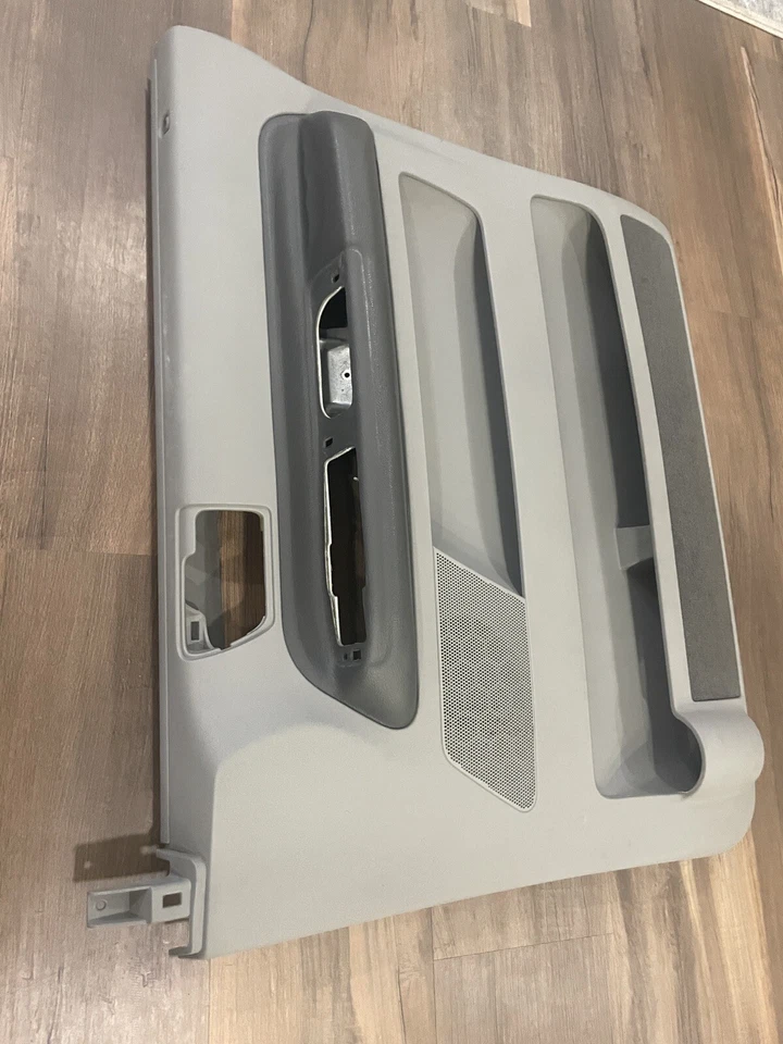 Panel de moldura de puerta delantera Ford Freestar 2004 20708327 gris pasajero derecho Foto 3 de 4