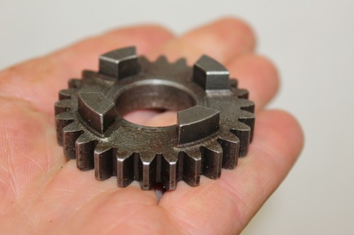 GENUINE Honda CB100 CL100 SL100 Top Gear Main Shaft 23501-107-000 NOS - 第 2/5 張圖片