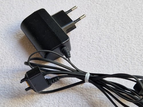 Original Sony Ericsson Handy Ladekabel Netzteil CAA-0002005-BV - schwarz - Bild 7 von 7