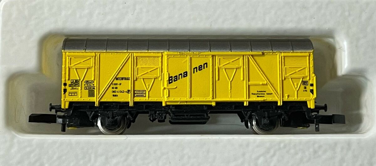 Marklin Z Set 8606 Mini Club Bananen Yellow Refrigerated Box Marklin Z Set 8606 Mini Club Bananen Yellow Refrigerated Box
