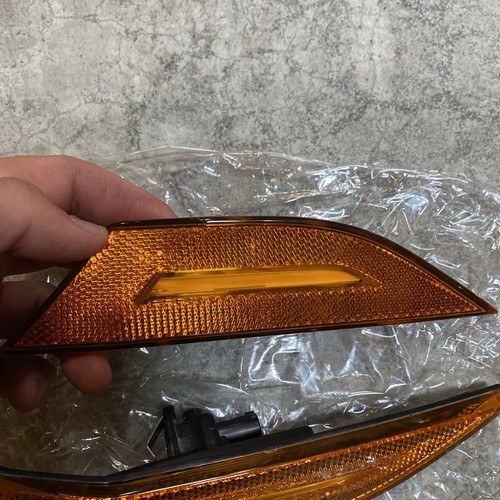 PORSCHE OEM 911 RIGHT & LEFT SIDE MARKER Lights 99163125804 9916315704 - Picture 2 of 8