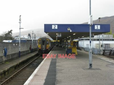 PHOTO  FORT WILLIAM RAILWAY STATION WITH A 2-CAR UNIT 156445 LEFT AFTER THE DEPA
