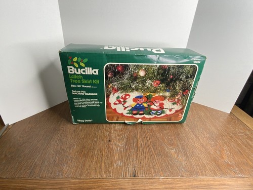 Bucilla Vintage Christmas Latch Tree Skirt Kit Rag Dolls 13034 New 34” Round - Picture 2 of 3