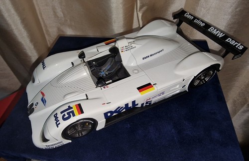 KYOSHO BMW V12 LMR Martini/Dalmas/Winkelhock #15 LeMans 1999 1/18 Scale Die Cast - Picture 2 of 11