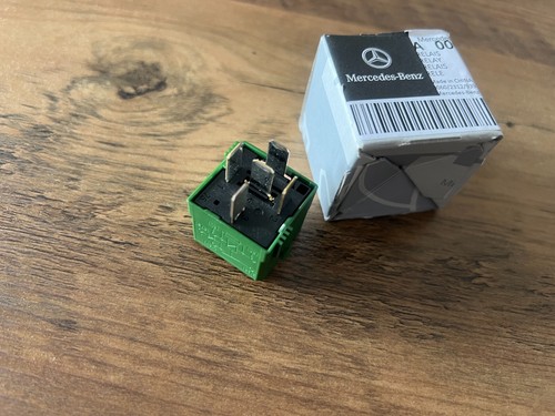 Mercedes ML GL CL CLS E S R W164 W212 W216 W218 W221 W251 OEM Suspension Relay - Picture 9 of 10