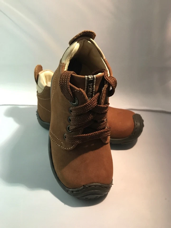 Meninos. Sapatos Primigi Simmon com cadarço marrom nobuck, tamanho bebê EUA 7 - Imagem 4 de 4