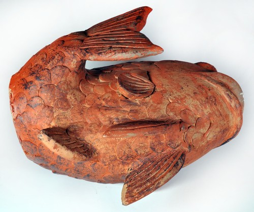 Jarrón vintage de terracota de 9" con escultura de peces koi cultura asiática años 60 hecho a mano - Imagen 4 de 11