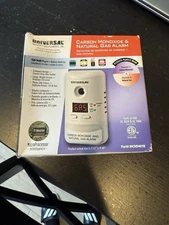 2-in-1 Universal Plug-In Carbon Monoxide & Natural Gas Alarm MCND401B NEW