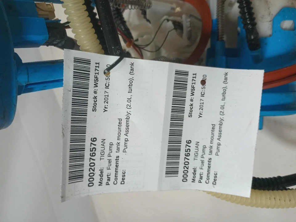 Bomba de combustible usada se adapta a: Volkswagen Tiguan 2017 montado en tanque grado A Foto 4 de 4