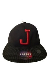 DISCONTINUED 2011 Air Jordan Retro black/red Fitted Cap Hat sz 8/20 Youth A15