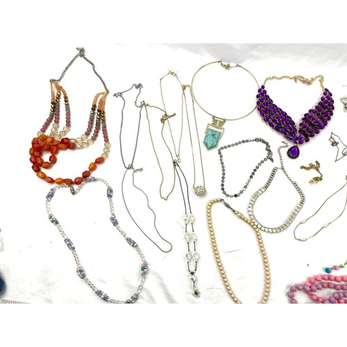 Bulk Jewelry Lot Estate VTG - Modern Wearable 1.8 LB Necklace Earrings - Picture 2 of 15
