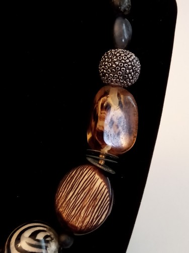 Chunky Boho Safari Animal Print Acrylic Beaded Statement Necklace - Picture 4 of 14