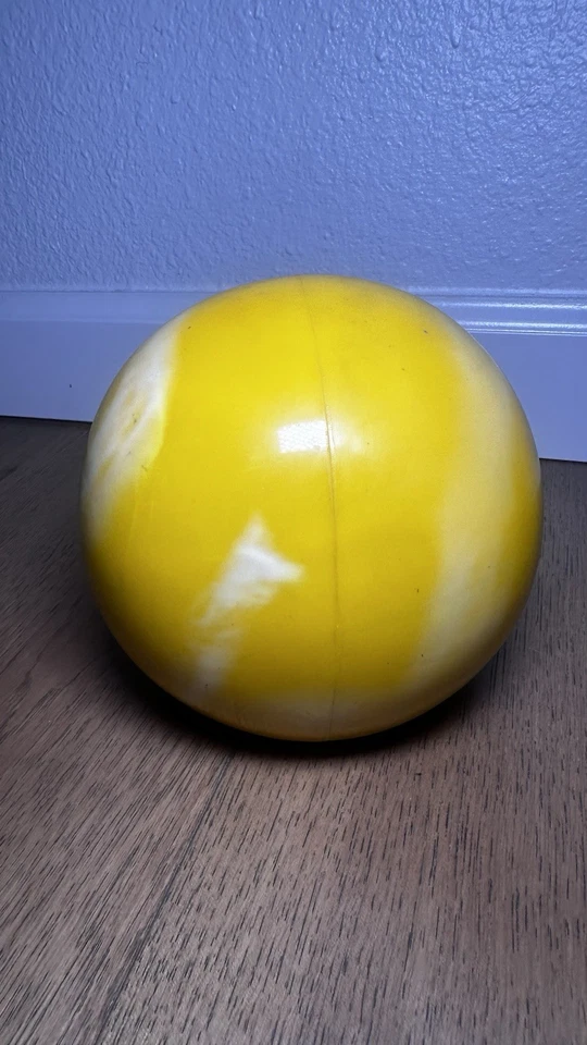 Bola tonificadora amarilla para gimnasio Golds de 5 libras ENVÍO GRATUITO Foto 2 de 4