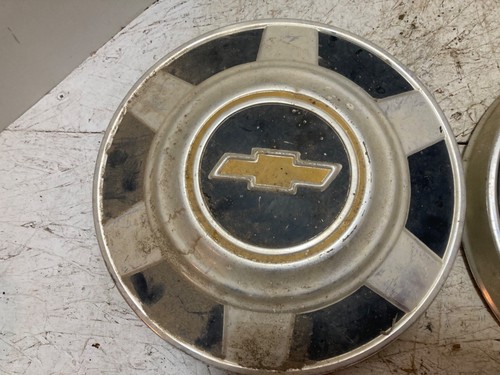 (2) 1973-1987 Chevy Pickup Truck Hubcap Cap OEM  3/4 12" 2500 3500 73-87 - Photo 2 sur 6