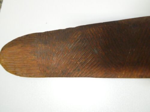 EARLY AUSTRALIAN ABORIGINAL WOODEN CHIP CARVED DIAMOND CUT HUNTING BOOMERANG - Picture 8 of 16