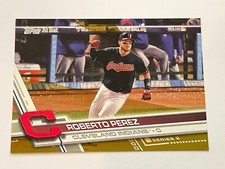 2017 Topps Baseball Gold #/2017 - Roberto Perez - Cleveland Indians