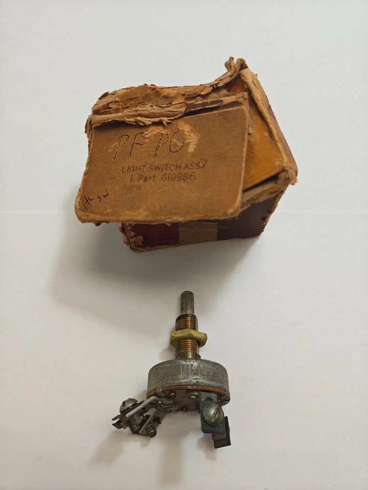 Выключатель лампы в сборе модель 1934 Plymouth Deluxe PE 619986 новый из старых запасов. - Изображение 4 из 4