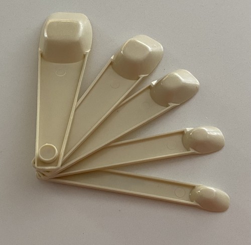 PARADISE CANDIES Vintage Measuring Spoons Complete Set For a heavenly treat - Picture 3 of 11