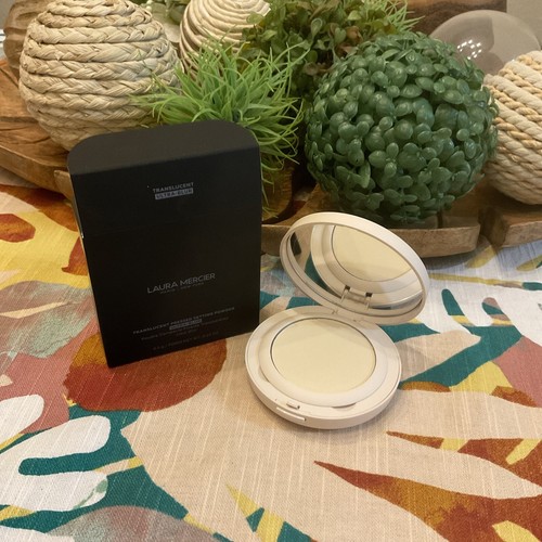 2024 Laura Mercier Ultra-Blur Translucent Pressed Powder New - Picture 3 of 9