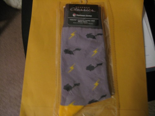 NEW 1 pr Gray Dress Socks Classics Pokemon Pikachu Classics Charge