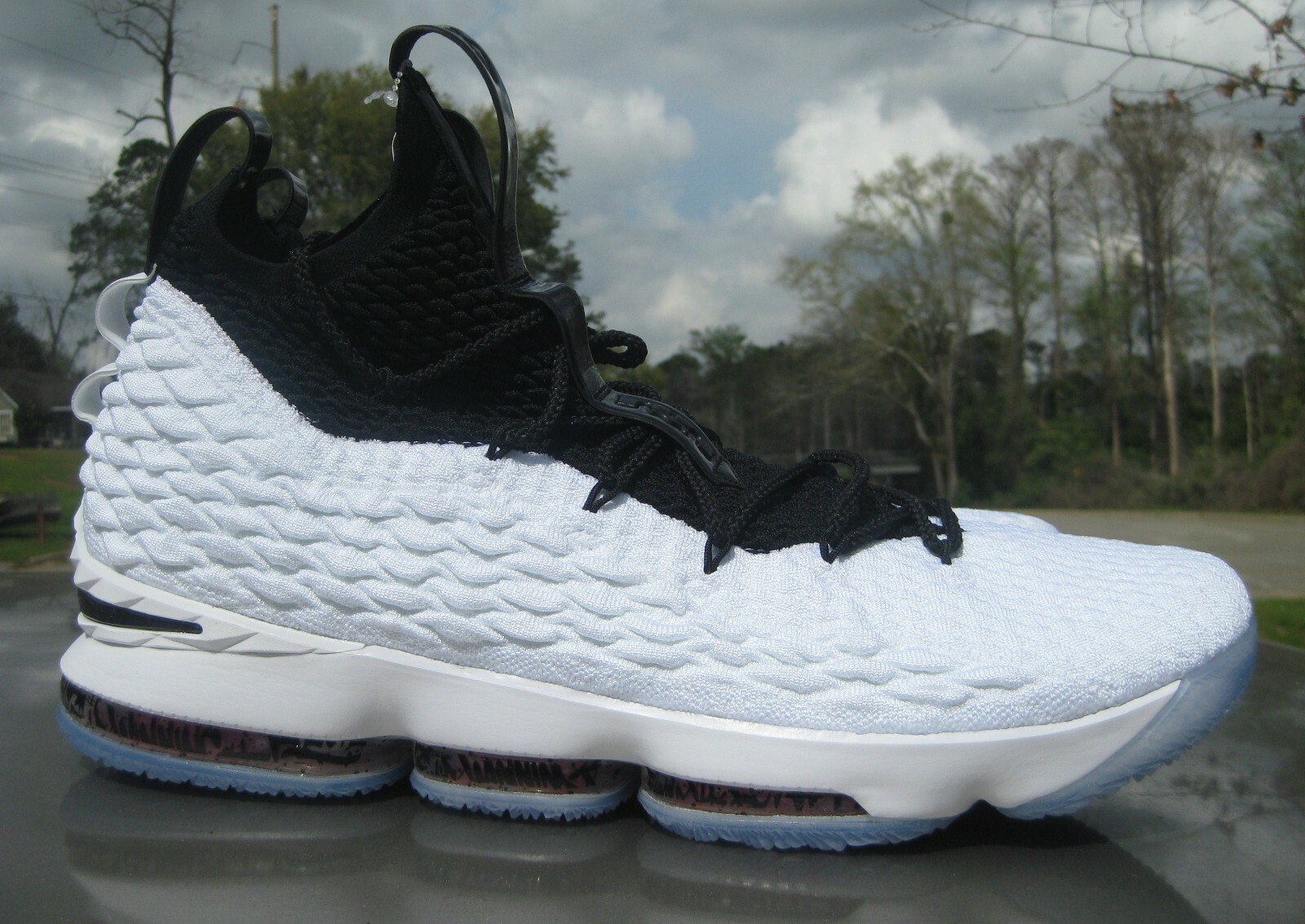 nike lebron 15 graffiti