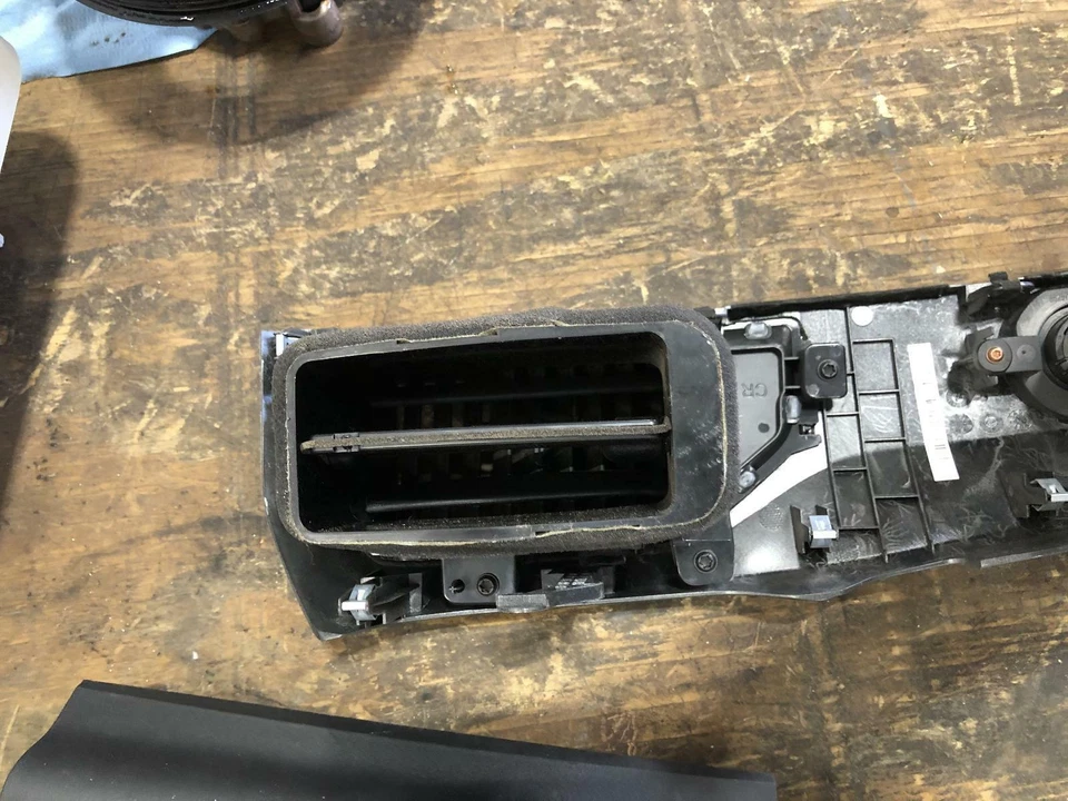 2017 NISSAN TITAN XD AC VENT WITH 12 VOLT ADAPTER - Image 4 of 4