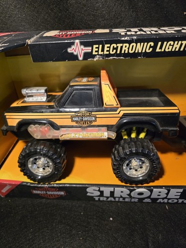 1993 BUDDY L - Harley Davidson Strobe 4x4 Truck & Trailer -Original Retail Box - Picture 2 of 14