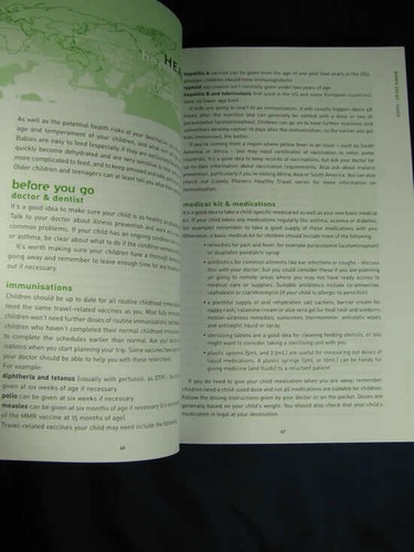 LONELY PLANET TRAVEL WITH CHILDREN Maureen Wheeler TRAVELLING WITH KIDS GUIDE - Picture 4 of 5