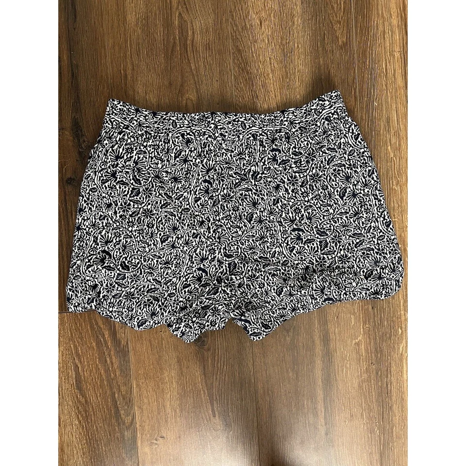 Pantalones cortos para mujer Madewell azul marino y blanco con estampado floral talla pequeña Foto 2 de 4