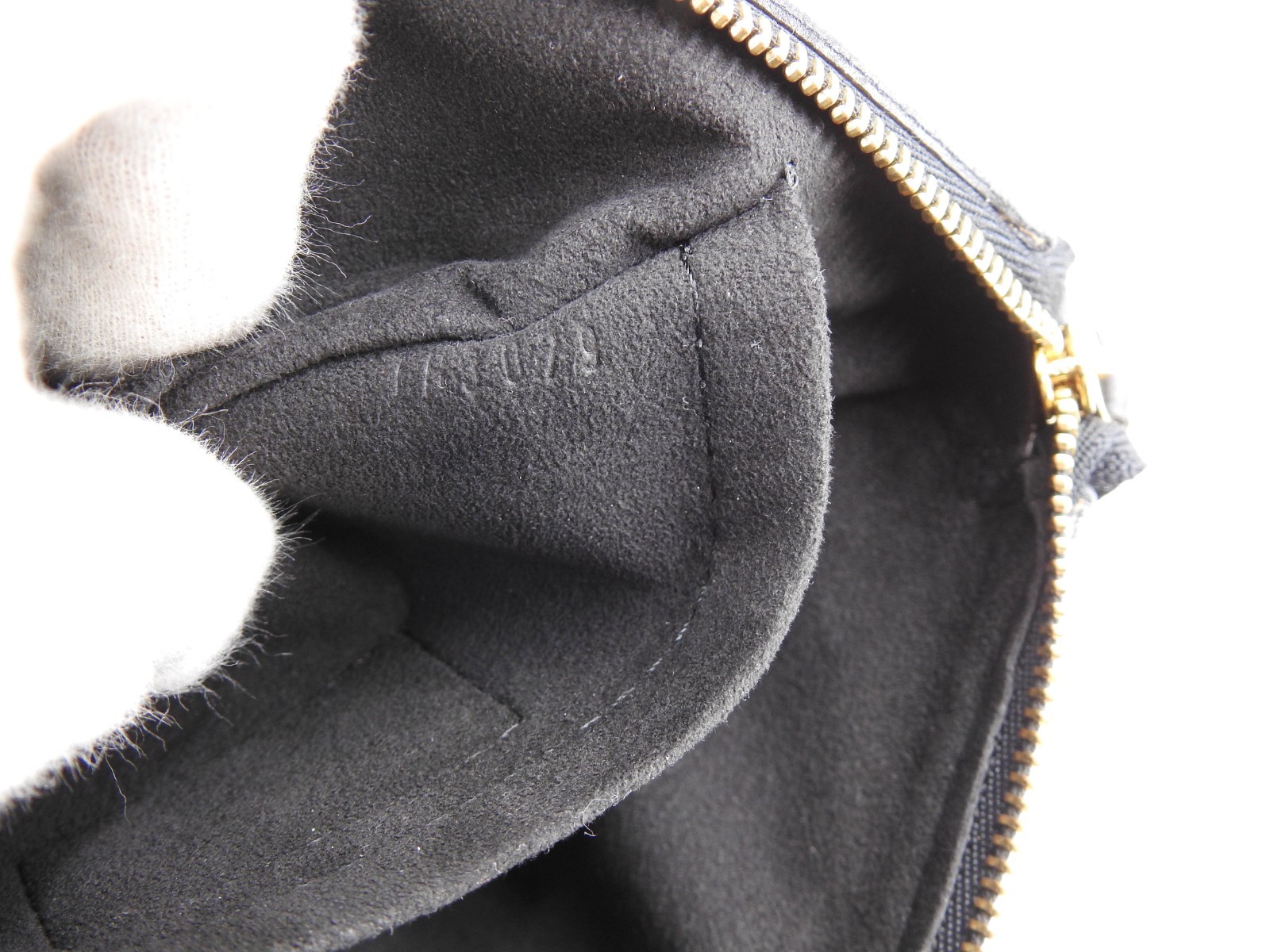 LOUIS VUITTON Monogram Eclipse Sequins Pochette A… - image 15