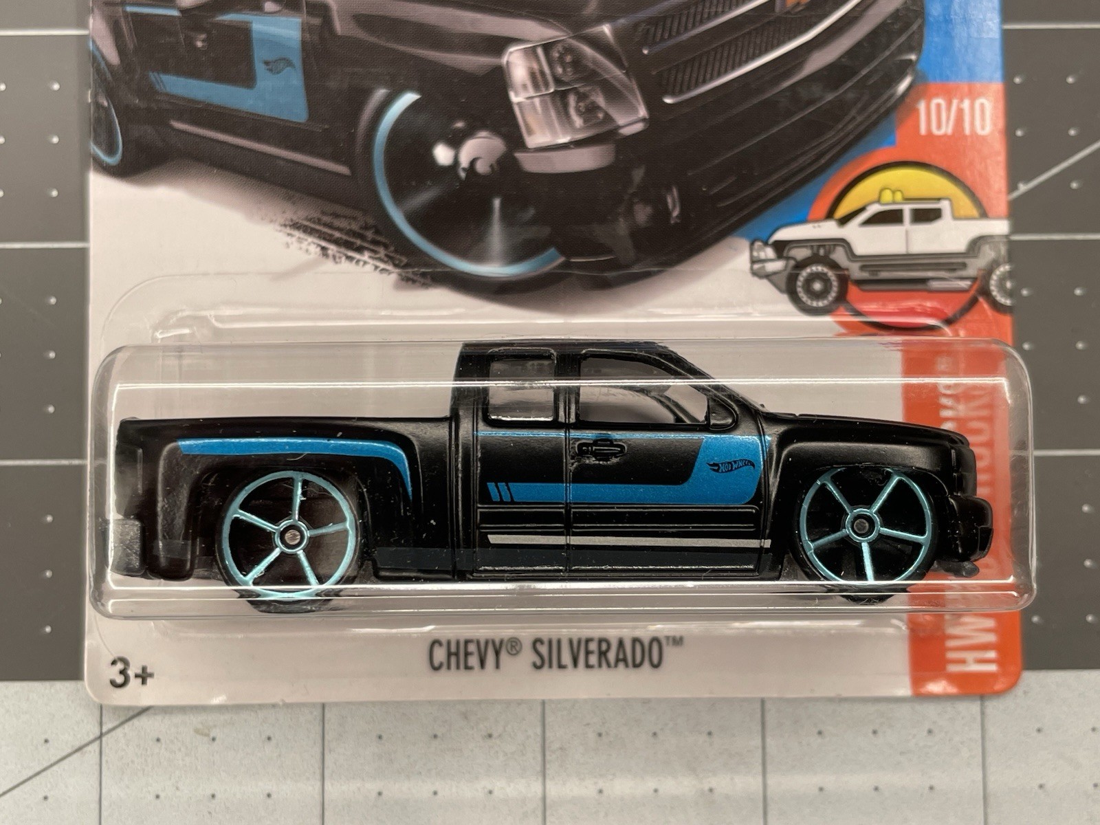 Hot Wheels 2017 Basic Hot Trucks Chevy Silverado Black