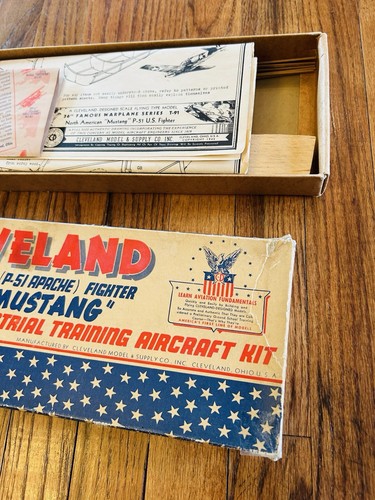 CLEVELAND (P.5/ APACHE) FIGHTER MUSTANG 1949 T-91 Model Kit 36” - Incomplete - Picture 10 of 11