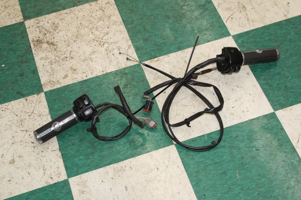 00-06 Heritage Softail Classic Handle Bar Throttle Control Grips W/ Switches WTY Foto 2 de 4