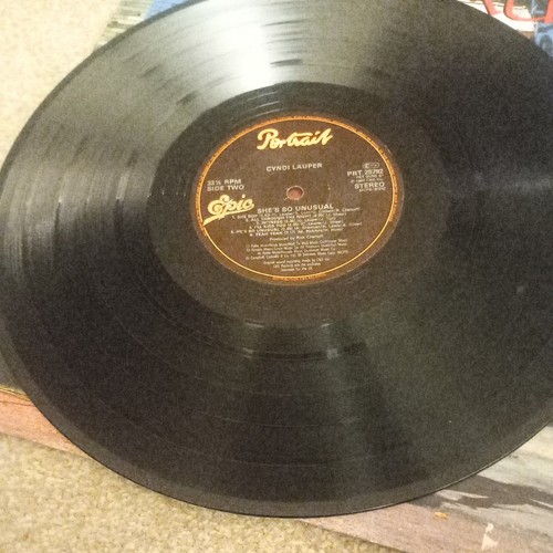Cyndi Lauper - She’s So Unusual 12" Vinyl Schallplatte - Bild 2 von 3