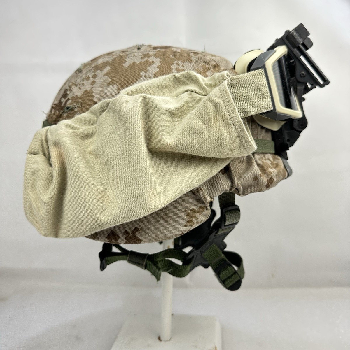 Medium Gen 1 USMC LWH Lightweight Helmet Norotos Mount ESS IR USGI
