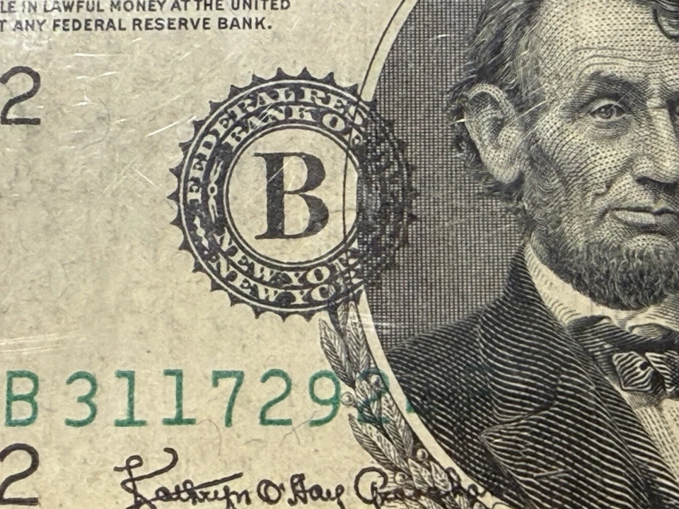 CRAZY FIVE DOLLAR BILL MISPRINT with MAJOR PRINT ERROR 1950 Series E, see photos - Image 2 of 4