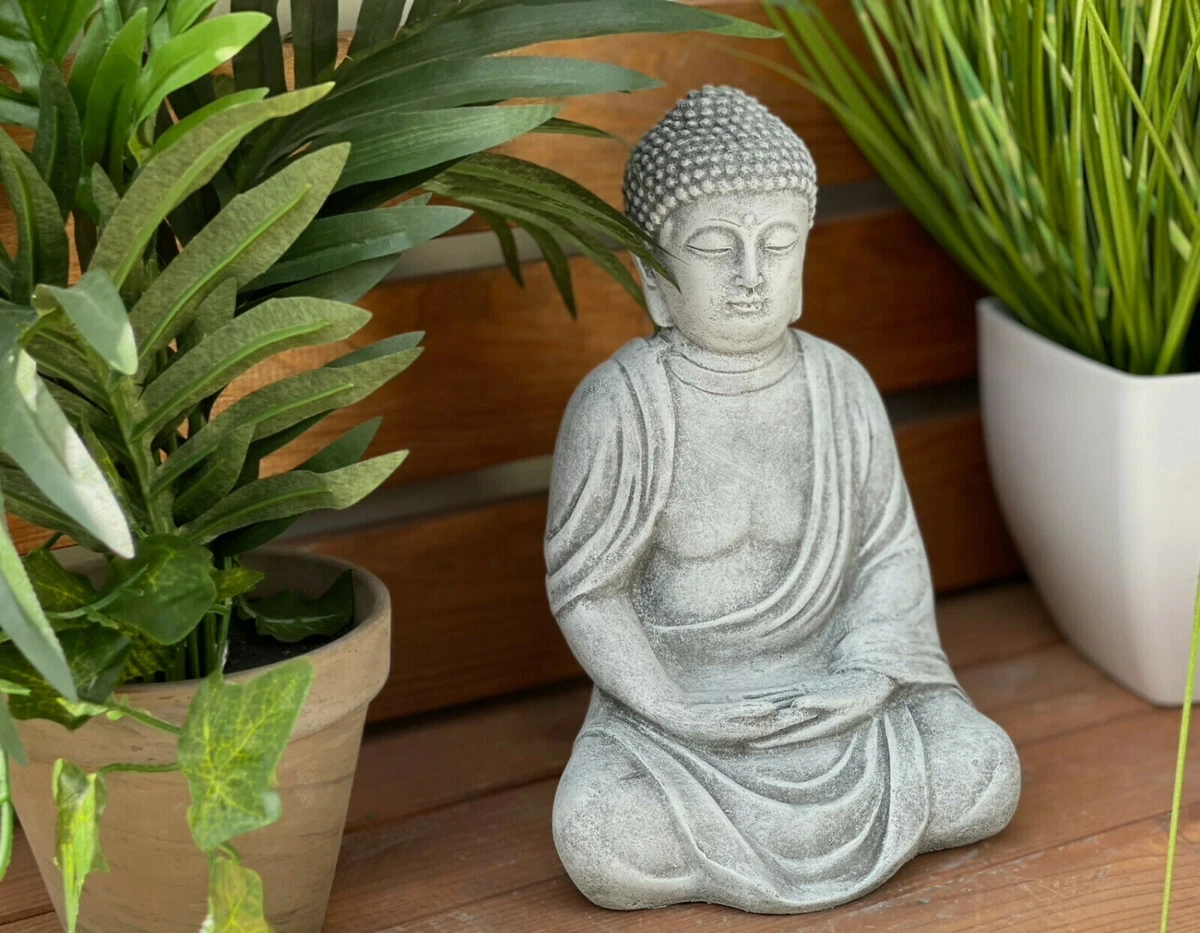 Buddha di seduta immagine stock. Immagine di pietà, silenzio - 49845021