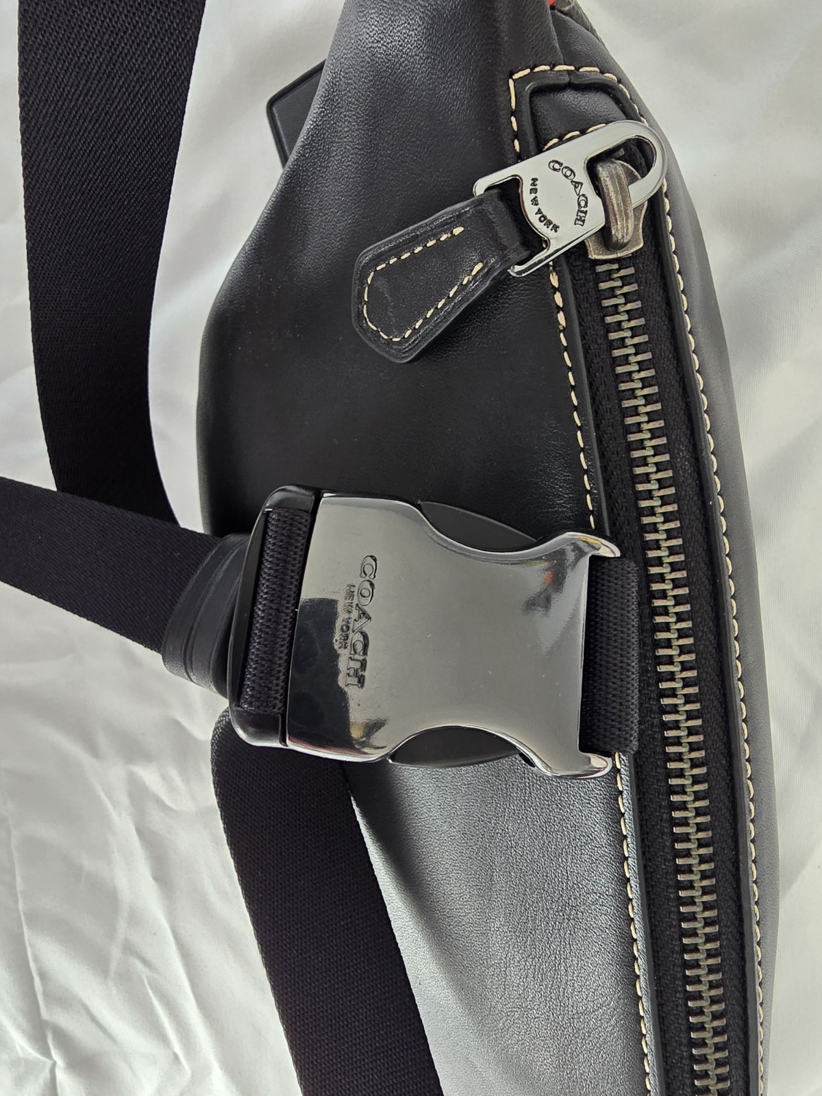 Coach Disney Holiday Bumbag Mickey Mouse Limited Edition NWT thumbnail 4