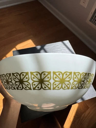 Vintage Pyrex 4 Quart #444 Green Verde Autumn Floral Cinderella Mixing Bowl
