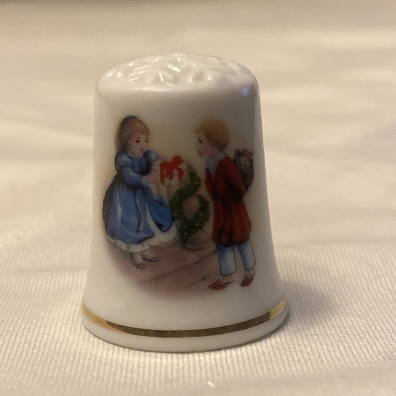 Vintage Avon Christmas Memories Series Collector’s Thimble Joy of Giving