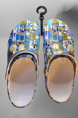 Walt Disney World 50th Anniversary‎ X Crocs Men’s Size 11 Mickey Minnie Walt Disney World 50th Anniversary Crocs Mickey Minnie Size  main image 2