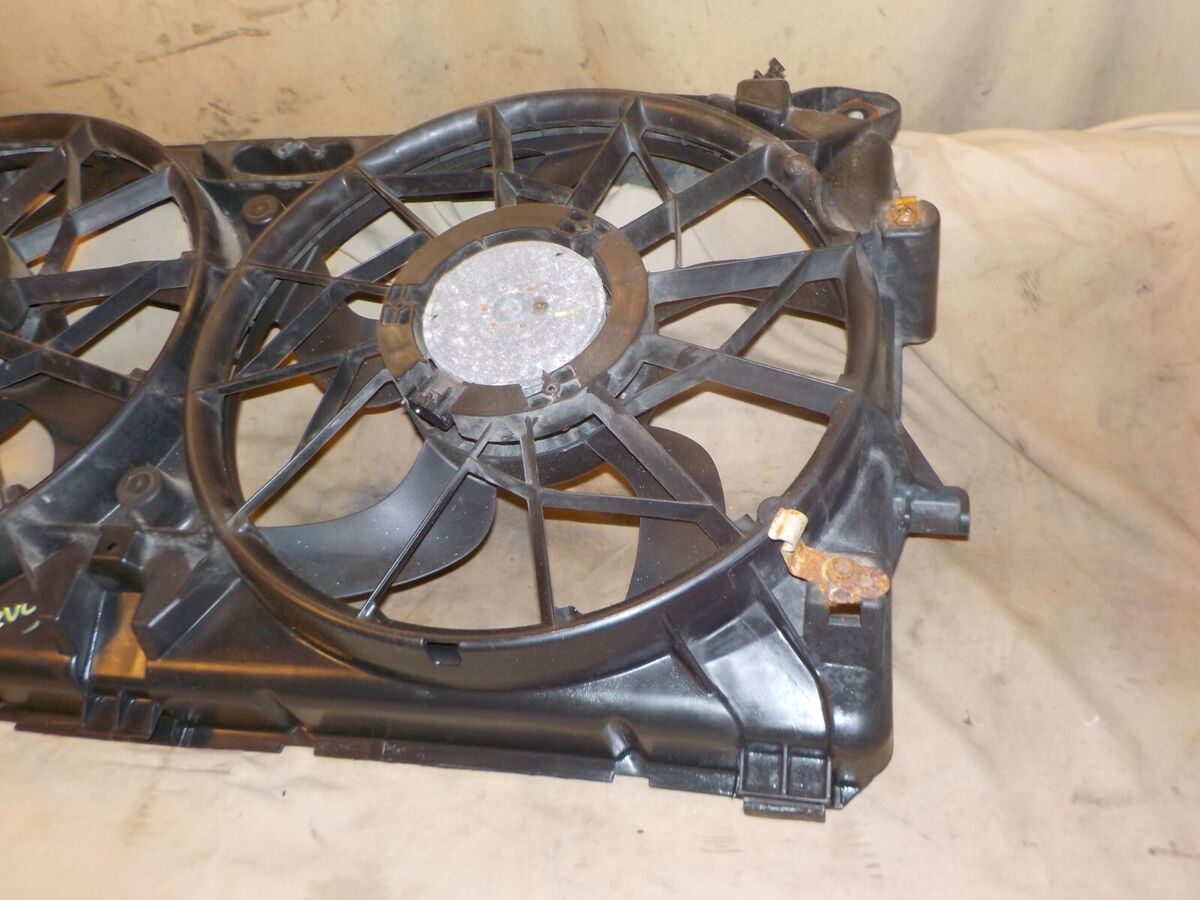 08-13 Chevy Silverado 1500 engine radiator dual cooling fan 08-13 Chevy Silverado 1500 engine radiator dual cooling fan