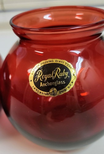 2 Vintage ROYAL RUBY ANCHOR HOCKING Ivy Ball Vases - Labels - Picture 6 of 7
