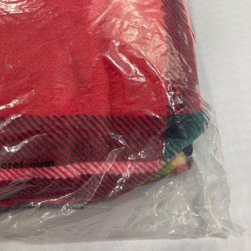Victorias Secret Blanket Red Green Plaid Fleece Soft 50 x 60 Christmas Cozy - Picture 4 of 6