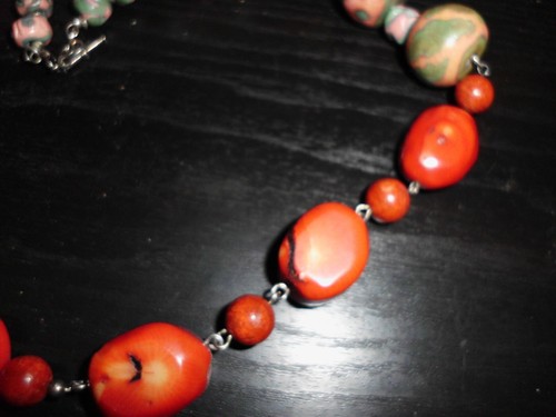 Collana di perle in corallo e fatto a mano - Foto 4 di 9