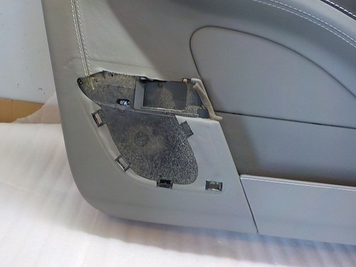 2015 ASTON MARTIN RAPIDE-S FRONT LEFT DOOR TRIM GREY LEATHER AD4323943BBW - Picture 2 of 6